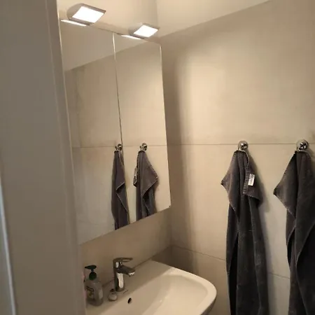 홈스테이 Messezimmer Naehe Messe *